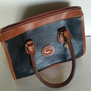 Dooney and Bourke medium vintage handbag leather